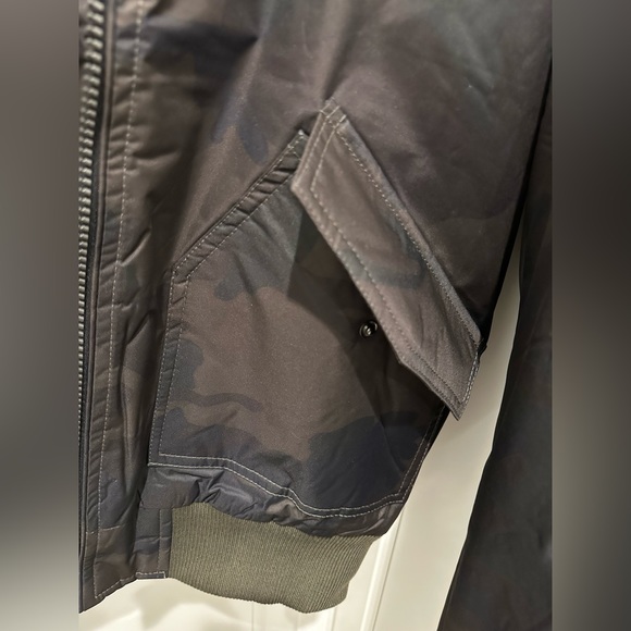 Bomber/Hoodie Jacket - Picture 11 of 15